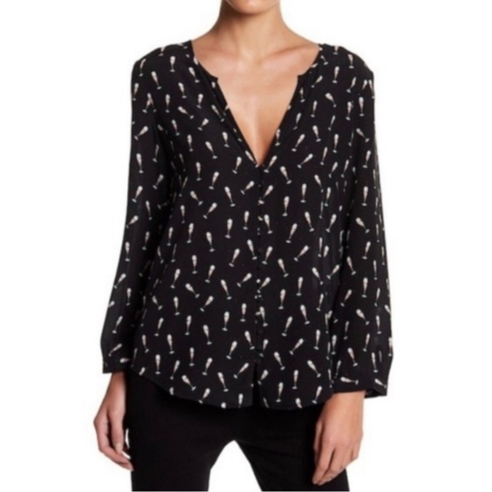 Joie 100% silk blouse size medium. Excellent condition!